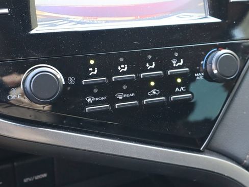 Used 2019 Toyota Camry LE FWD image 20
