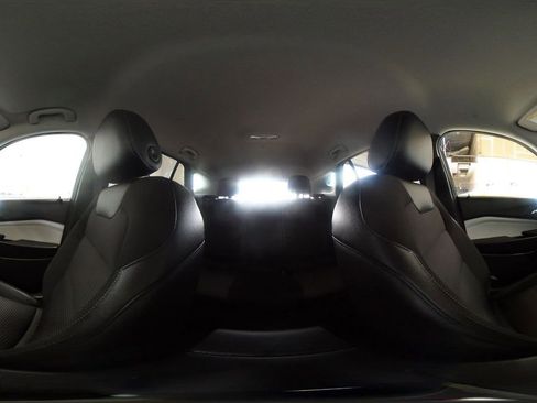 Used 2025 Chevrolet Trax LT image 40