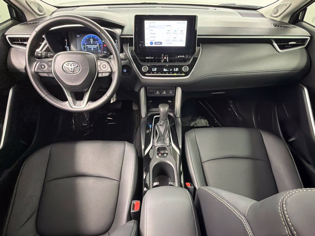 Used 2024 Toyota Corolla Cross XLE w/ Convenience Package FWD image 38