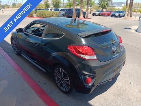 Used 2017 Hyundai Veloster Turbo FWD image 4