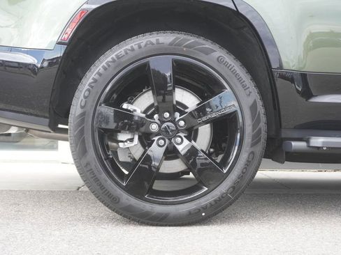 New 2026 Land Rover Defender 130 X-Dynamic SE image 33