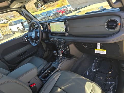 New 2026 Jeep Gladiator Mojave AWD/4WD image 28