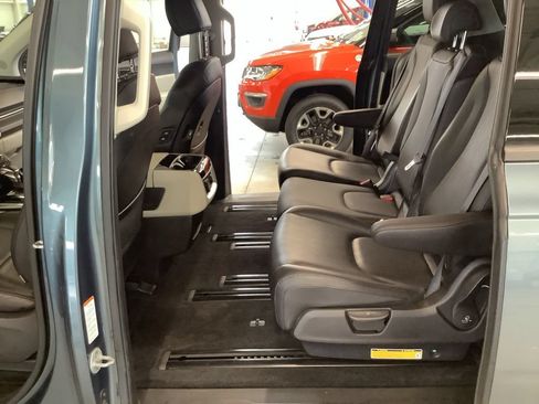 Certified 2023 Kia Carnival SX FWD image 22