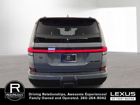 Used 2024 Lexus GX 550 w/ Accessory Package (2T) AWD/4WD image 9