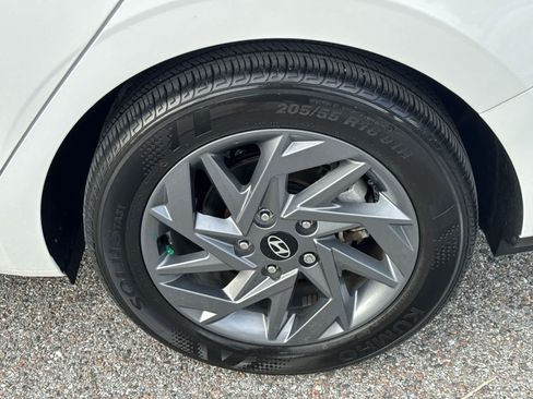 Used 2024 Hyundai Elantra SEL FWD image 20