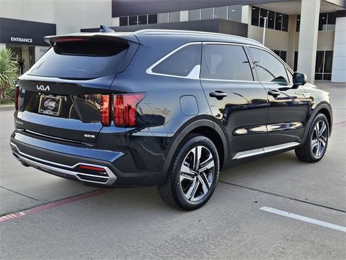 Certified 2023 Kia Sorento SX Prestige image 5