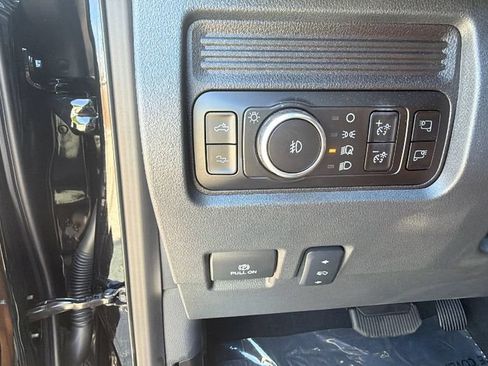 Used 2025 Ford F250 Platinum w/ FX4 Off-Road Package AWD/4WD image 16