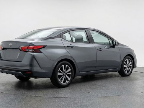 Used 2025 Nissan Versa SV image 9