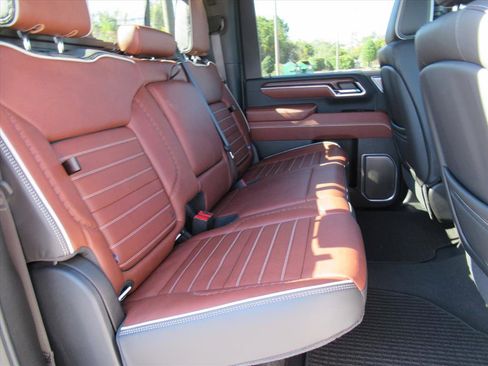 Used 2025 GMC Sierra 2500 Denali Ultimate image 36