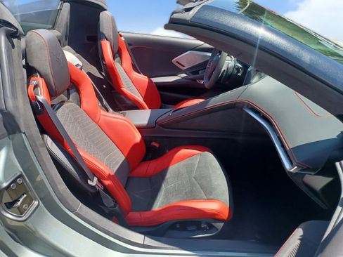 Used 2022 Chevrolet Corvette Stingray Premium Conv w/ Z51 Performance Package RWD image 24