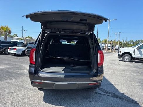 Used 2023 GMC Yukon XL AT4 w/ Technology Package AWD/4WD image 18
