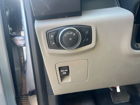 Used 2017 Ford F150 XL w/ Equipment Group 101A Mid AWD/4WD image 22
