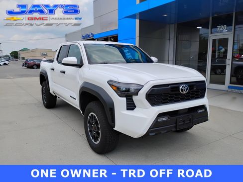 Used 2025 Toyota Tacoma TRD Off-Road AWD/4WD image 1