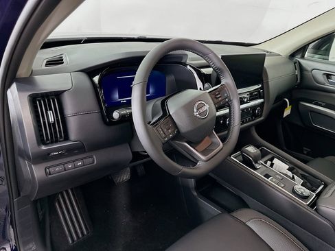 New 2026 Nissan Pathfinder SL image 14