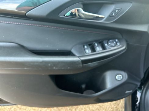 Used 2021 Chevrolet TrailBlazer RS w/ Sun and Liftgate Package image 22