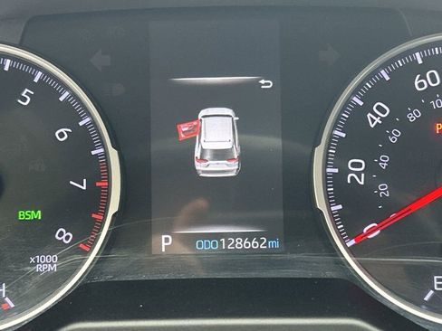 Used 2019 Toyota RAV4 XLE image 16