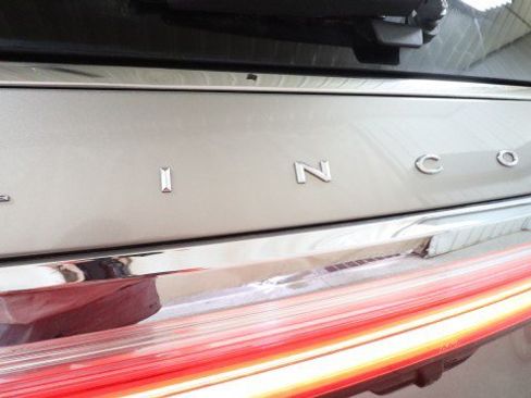 Used 2019 Lincoln Navigator L Reserve AWD/4WD image 32