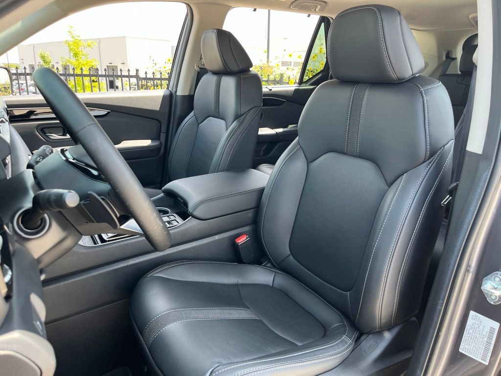 Used 2025 Honda Pilot Touring image 26