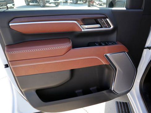 New 2025 GMC Sierra 2500 Denali Ultimate image 9