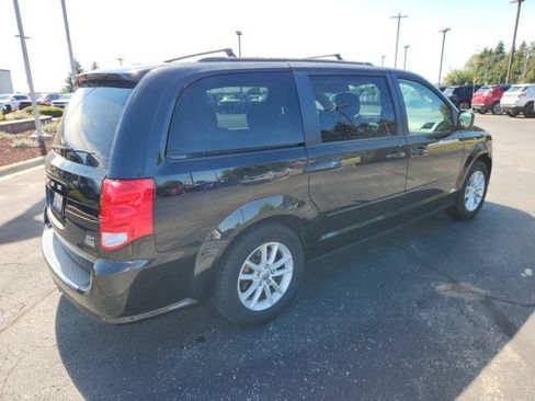 Used 2016 Dodge Grand Caravan SXT FWD image 3