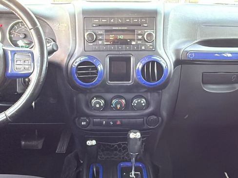 Used 2017 Jeep Wrangler Unlimited Sport w/ Connectivity Group AWD/4WD image 31