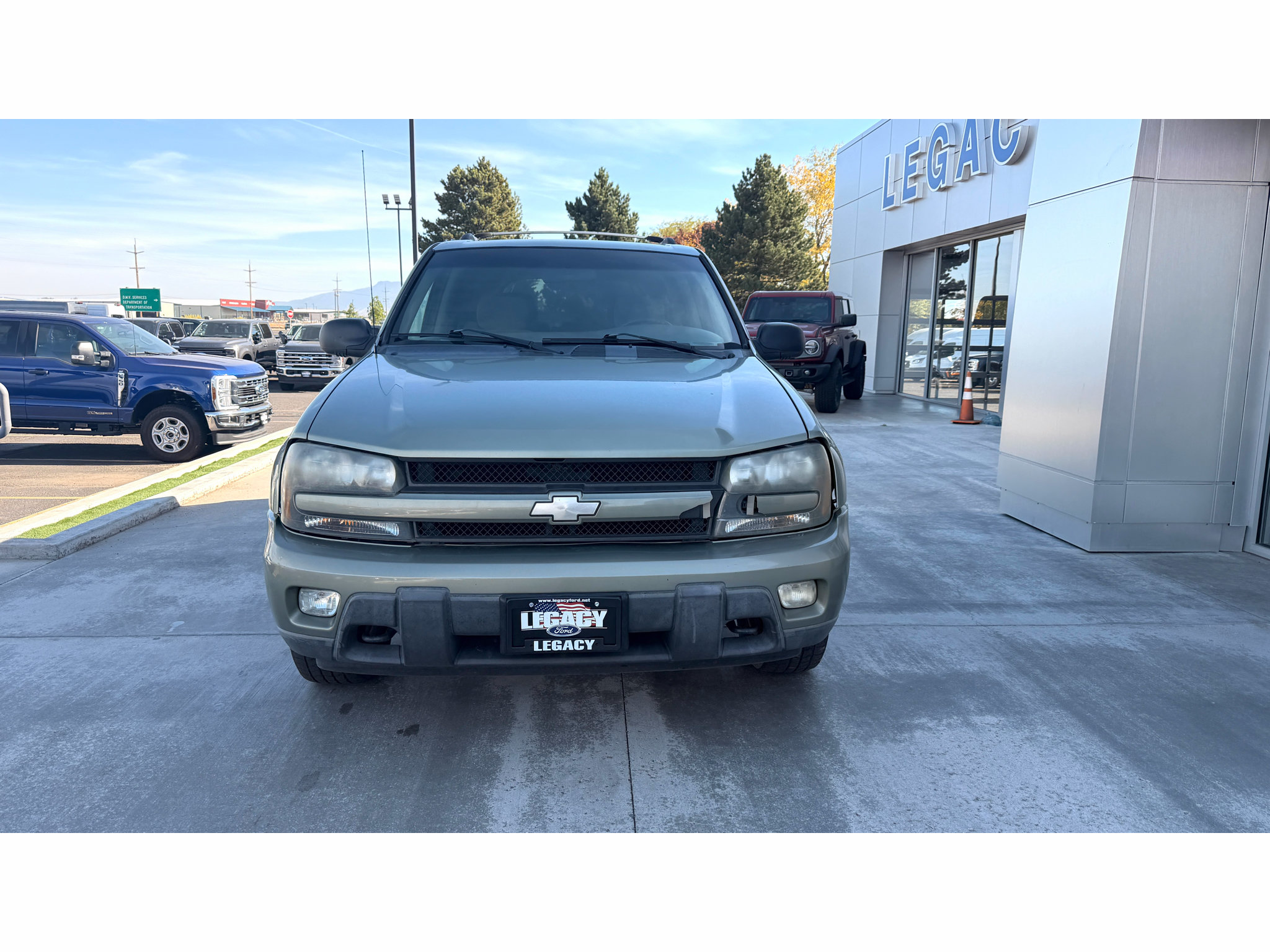 Used 2004 Chevrolet TrailBlazer LT AWD/4WD image 2