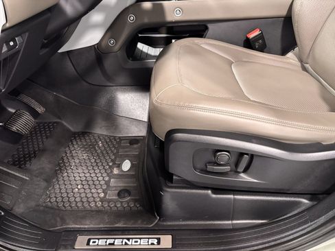 Used 2024 Land Rover Defender 110 X-Dynamic SE image 11