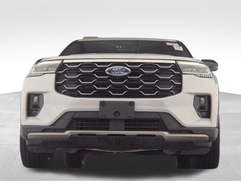 Used 2025 Ford Explorer Platinum w/ LUX Leather Package AWD/4WD image 6