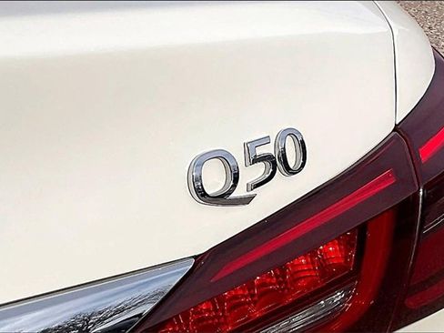 Used 2018 INFINITI Q50 Luxe w/ Essential Package (3.0T Luxe) image 8