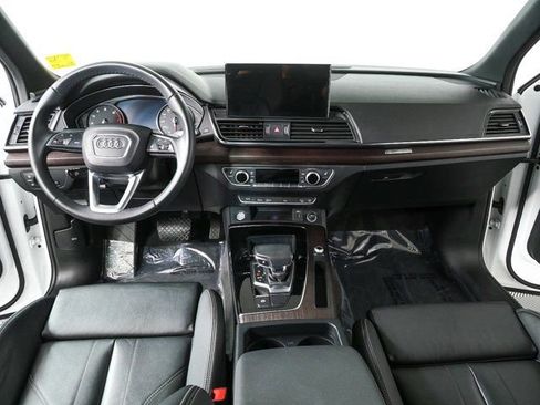 Used 2023 Audi Q5 2.0T Premium w/ Convenience Package AWD/4WD image 17