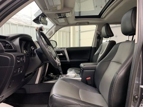 Used 2020 Toyota 4Runner SR5 Premium w/ Moonroof Package AWD/4WD image 3