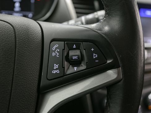 Used 2020 Chevrolet Trax LT w/ LT Convenience Package AWD/4WD image 33