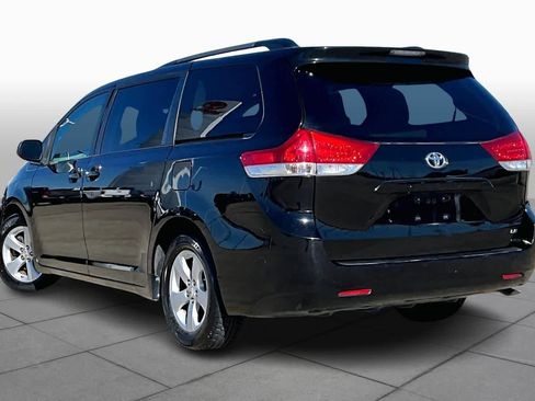 Used 2011 Toyota Sienna LE image 12