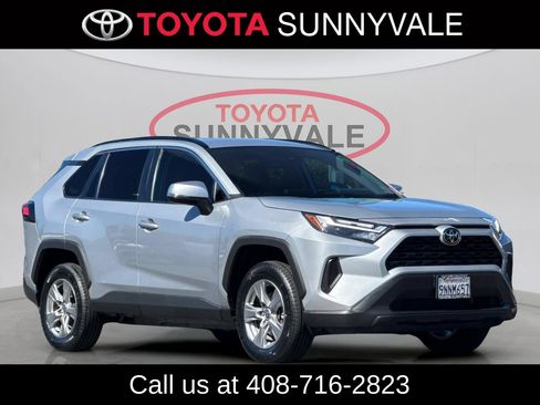 Used 2022 Toyota RAV4 XLE AWD/4WD image 11