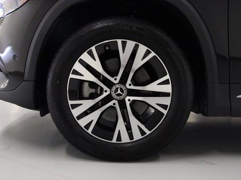 Certified 2025 Mercedes-Benz GLA 250 4MATIC image 10