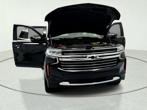Used 2023 Chevrolet Tahoe LT w/ Luxury Package AWD/4WD image 15