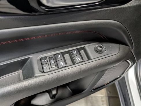 Used 2025 Jeep Compass Trailhawk AWD/4WD image 13