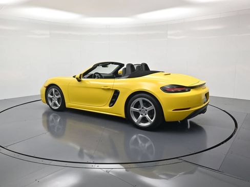 Certified 2023 Porsche 718 Boxster RWD image 3