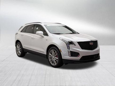 Certified 2024 Cadillac XT5 Sportv w/ LPO, Floor Liner Package AWD/4WD image 3