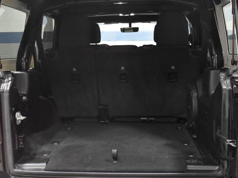 Used 2023 Jeep Wrangler Unlimited Sahara w/ LED Lighting Group AWD/4WD image 26