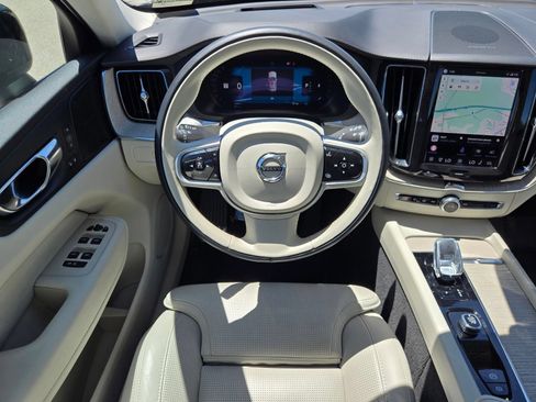 Used 2023 Volvo XC60 B5 Ultimate w/ Climate Package FWD image 14