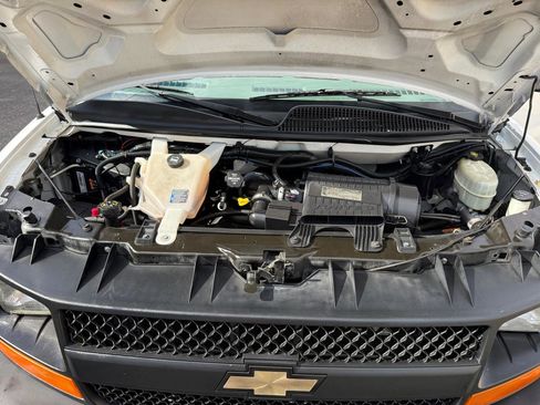 Used 2013 Chevrolet Express 2500 image 25
