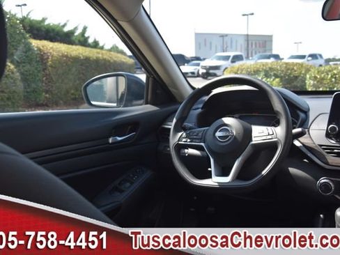 Used 2025 Nissan Altima 2.5 SV FWD image 26