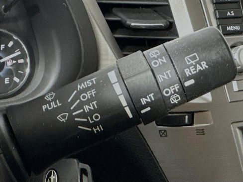 Used 2010 Subaru Outback 2.5i image 13