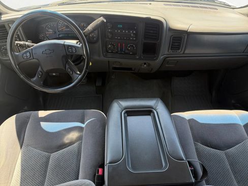 Used 2007 Chevrolet Silverado 2500 LT w/ Heavy-Duty Power Package AWD/4WD image 12