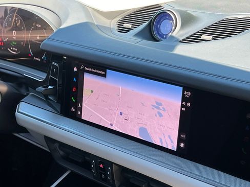 Certified 2025 Porsche Cayenne S AWD/4WD image 40