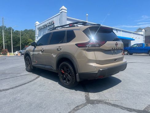 Used 2026 Nissan Rogue SV AWD/4WD image 5