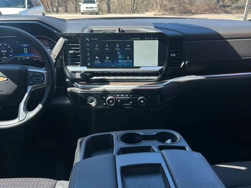 Used 2024 Chevrolet Silverado 1500 LT image 49