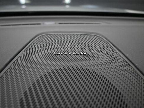 New 2026 Volvo XC60 B5 Plus w/ Protection Package Premier image 32