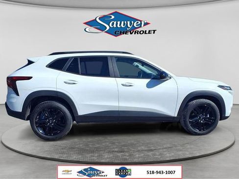 Used 2024 Chevrolet Trax ACTIV w/ Sunroof Package FWD image 8